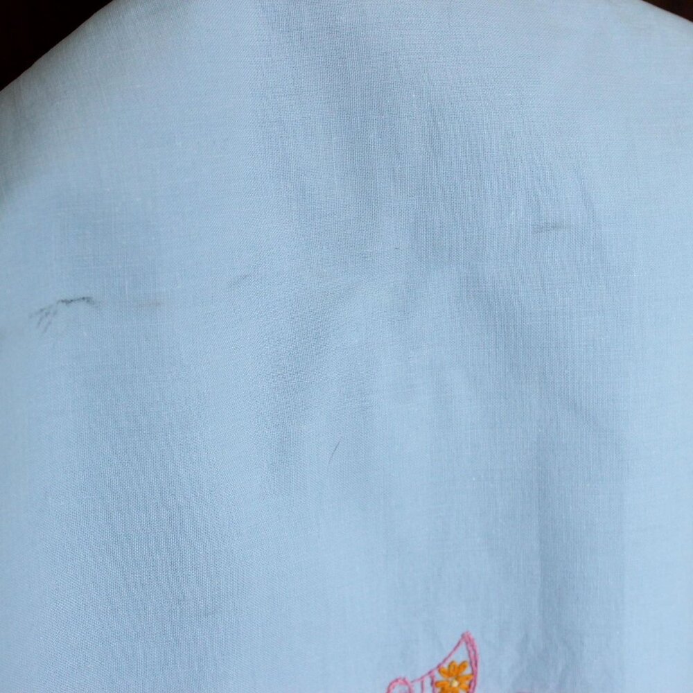 Vintage 1950s Table Runner, Blue Linen with Embroidered Woman and Flowers - Picture 10 of 10
